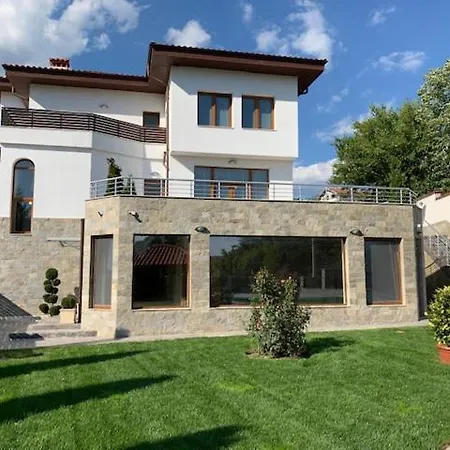 Villa луксозна - стрелча, джакузи с минерална вода *