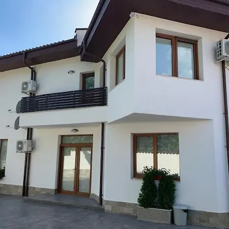 Villa луксозна - стрелча, джакузи с минерална вода