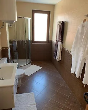 Villa луксозна - стрелча, джакузи с минерална вода