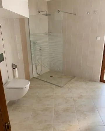 луксозна - стрелча, джакузи с минерална вода Strelcha