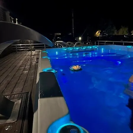 Villa луксозна - стрелча, джакузи с минерална вода Strelcha