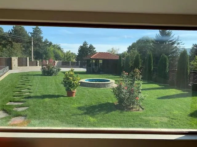 луксозна - стрелча, джакузи с минерална вода ヴィラ