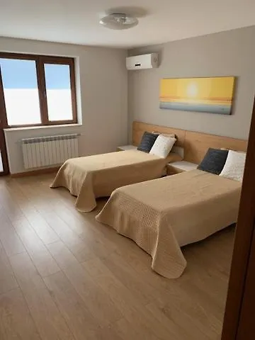 луксозна - стрелча, джакузи с минерална вода ヴィラ ストレルチャ