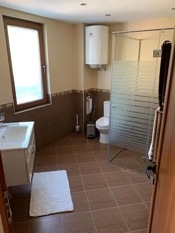 луксозна - стрелча, джакузи с минерална вода