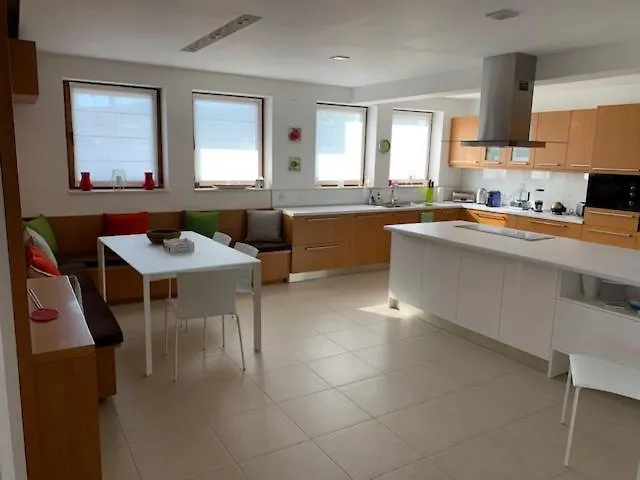 ヴィラ луксозна - стрелча, джакузи с минерална вода *