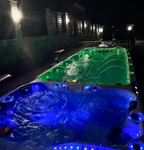 ヴィラ луксозна - стрелча, джакузи с минерална вода ストレルチャ